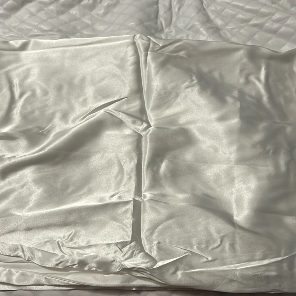 New white silk pillowcase Luxury brand, no packaging
